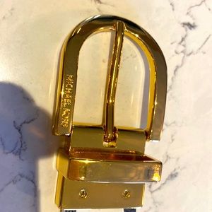 Micheal Kors reversible belt brown/tan and white/gold with gold hardware